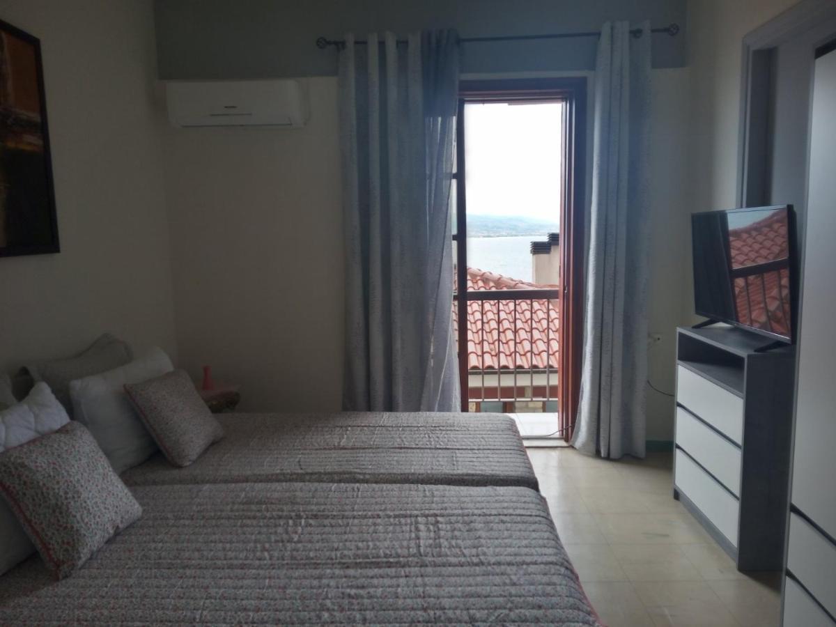 Clock'S House Apartment Nafpaktos Екстериор снимка