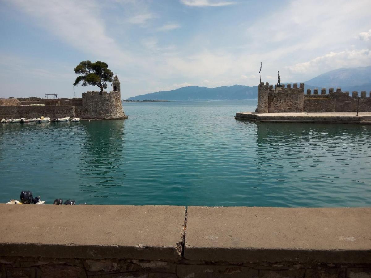 Clock'S House Apartment Nafpaktos Екстериор снимка
