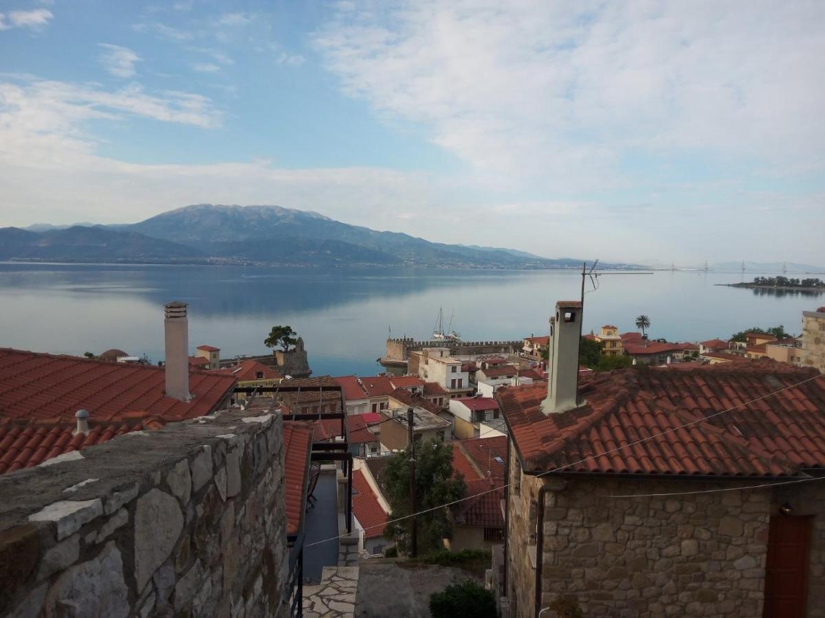 Clock'S House Apartment Nafpaktos Екстериор снимка
