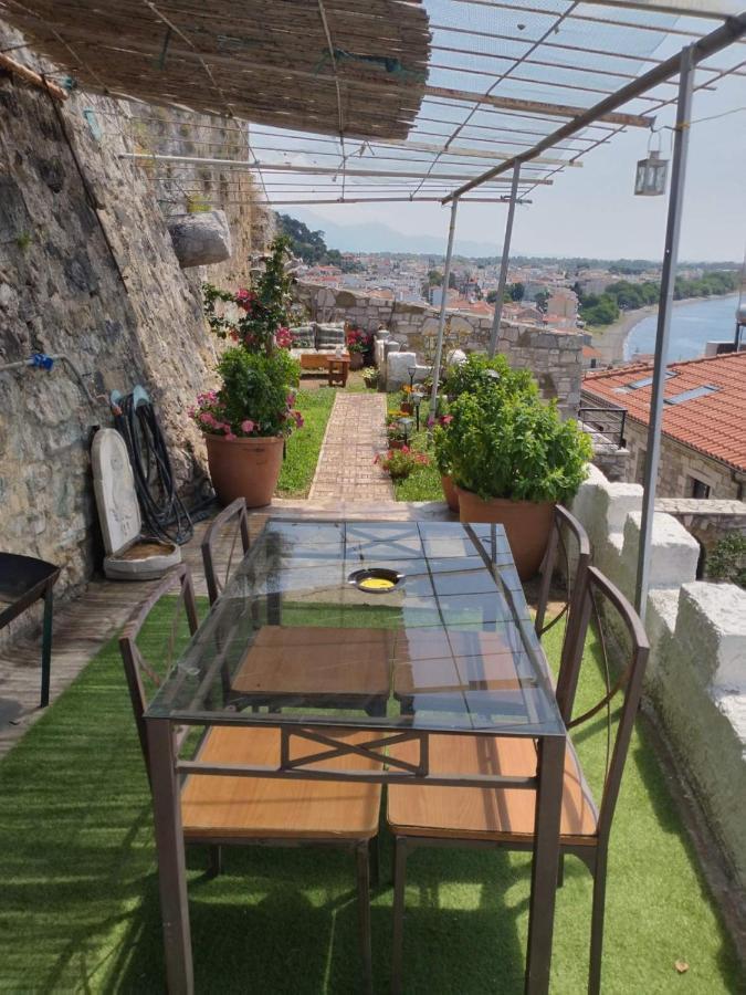 Clock'S House Apartment Nafpaktos Екстериор снимка