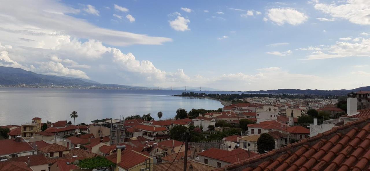 Clock'S House Apartment Nafpaktos Екстериор снимка